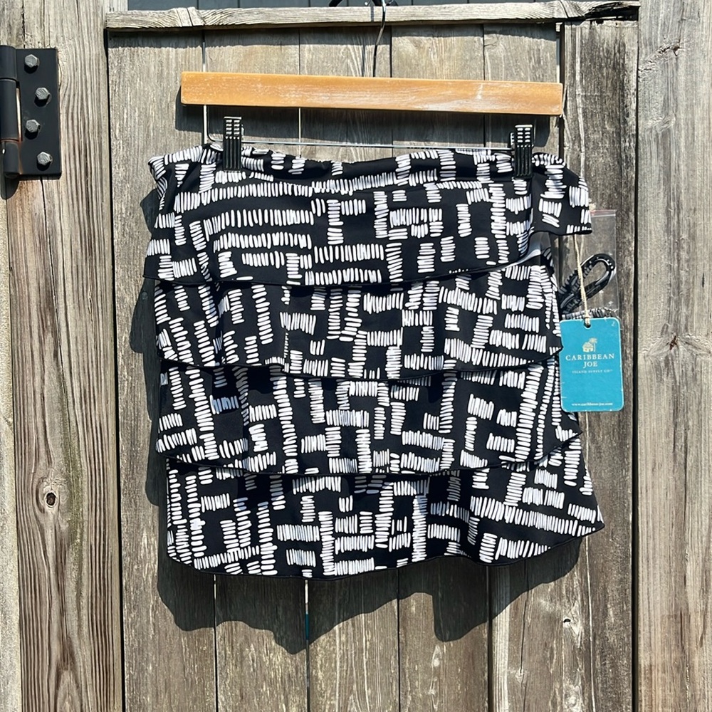 Caribbean Joe B/W Ruffle Tiered Padded Bandeau Tankini Top w/Straps,Size 10,NWT